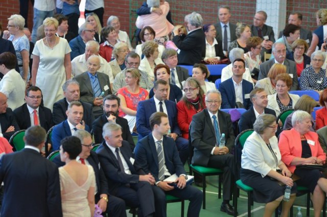 Przemarsz uczestników Jubileuszu Szkoły
